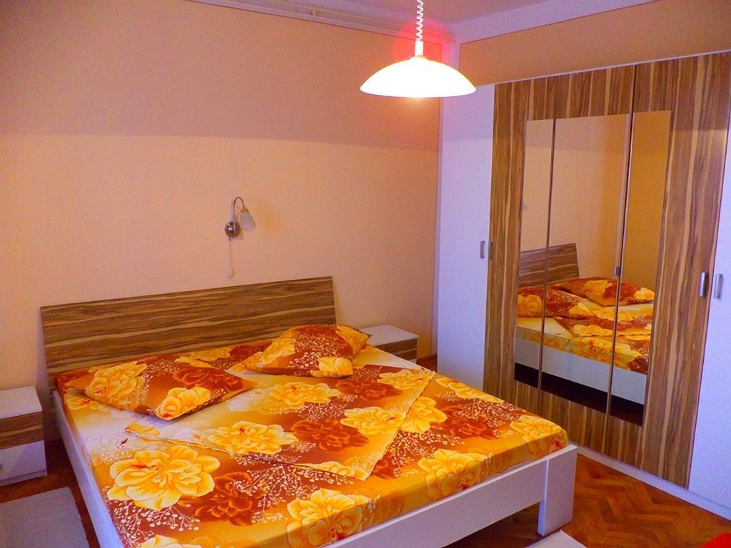 Apartments Vesna Kampor ภายนอก รูปภาพ