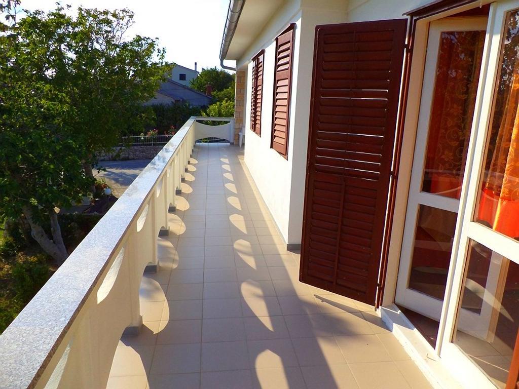 Apartments Vesna Kampor ภายนอก รูปภาพ