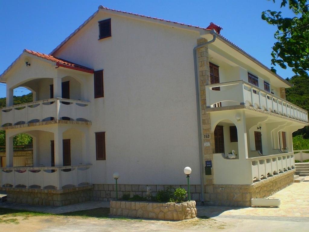 Apartments Vesna Kampor ภายนอก รูปภาพ