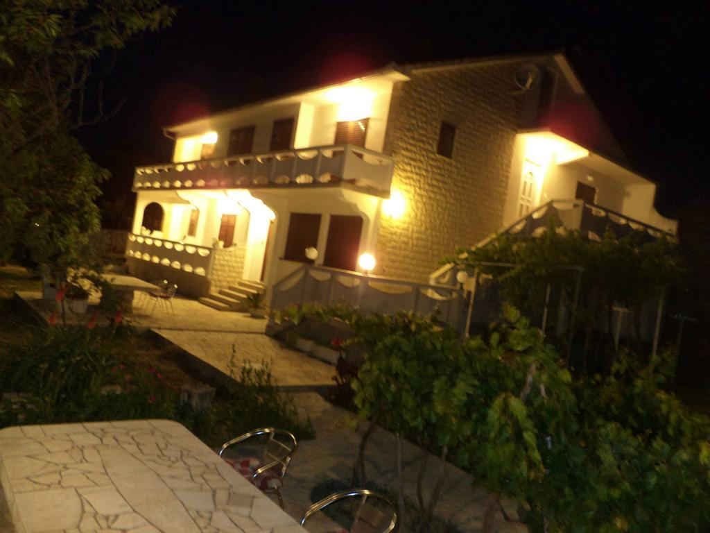 Apartments Vesna Kampor ภายนอก รูปภาพ